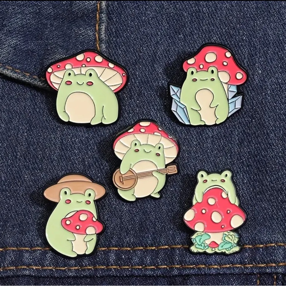 Set of 5 Toad/frog and mushroom pins